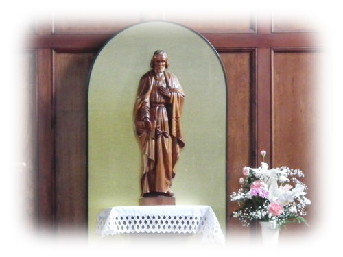 聖堂祭壇の聖ヨセフ像